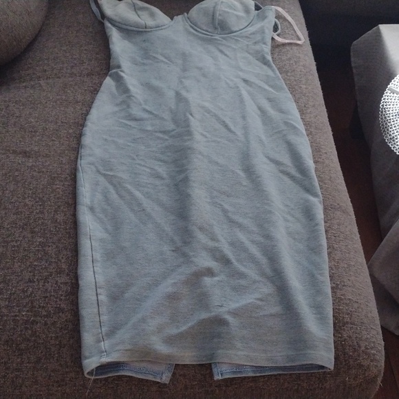 Belle robe guess ave. Étiquette - Picture 2 of 4